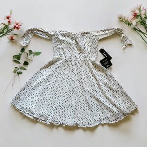 *NWT* Lulu’s white & black dot print “Twirl Me Around” Off Shoulder Skater Dress